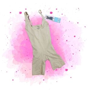 NWT Assets by Spanx Shapewear